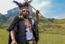 Mnqobi Yazo ft. Olefied Khetha – Iqhude
